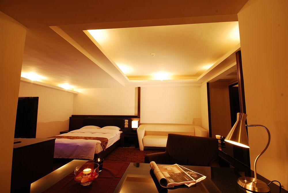 The Enterpriser Hotel Taichung Extérieur photo
