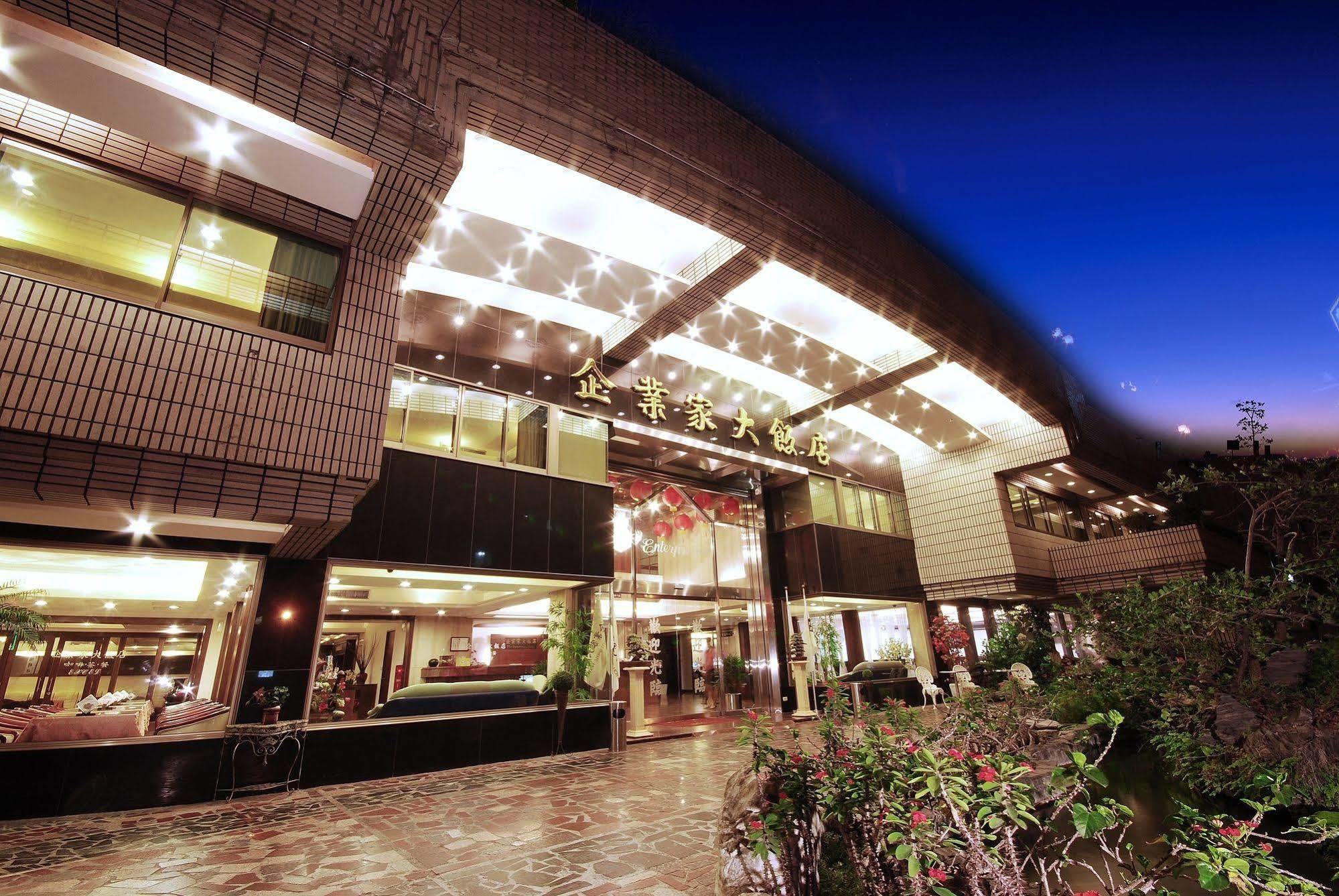 The Enterpriser Hotel Taichung Extérieur photo