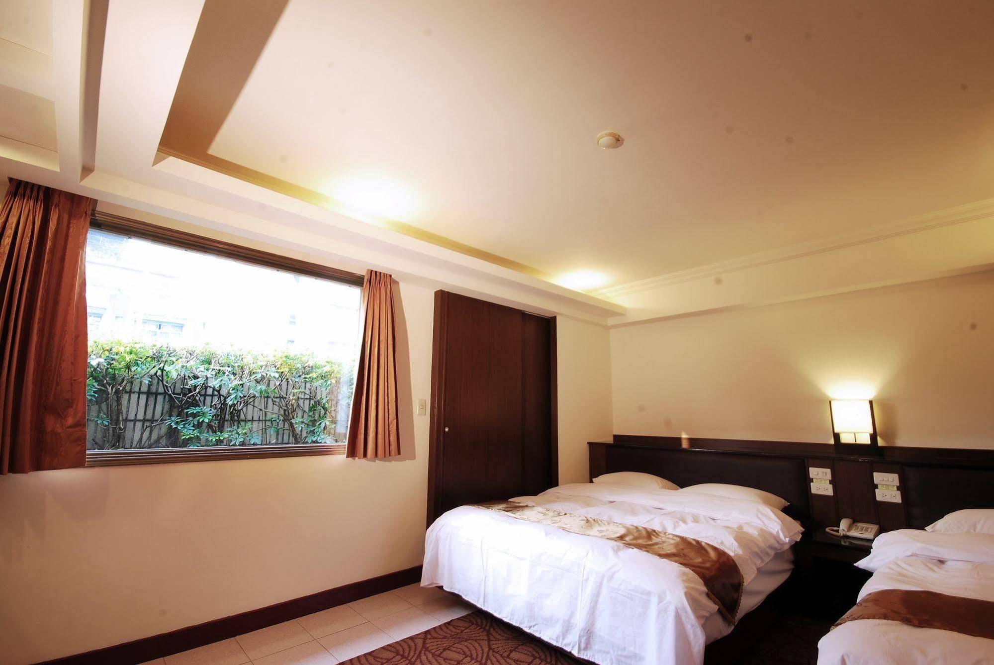 The Enterpriser Hotel Taichung Extérieur photo