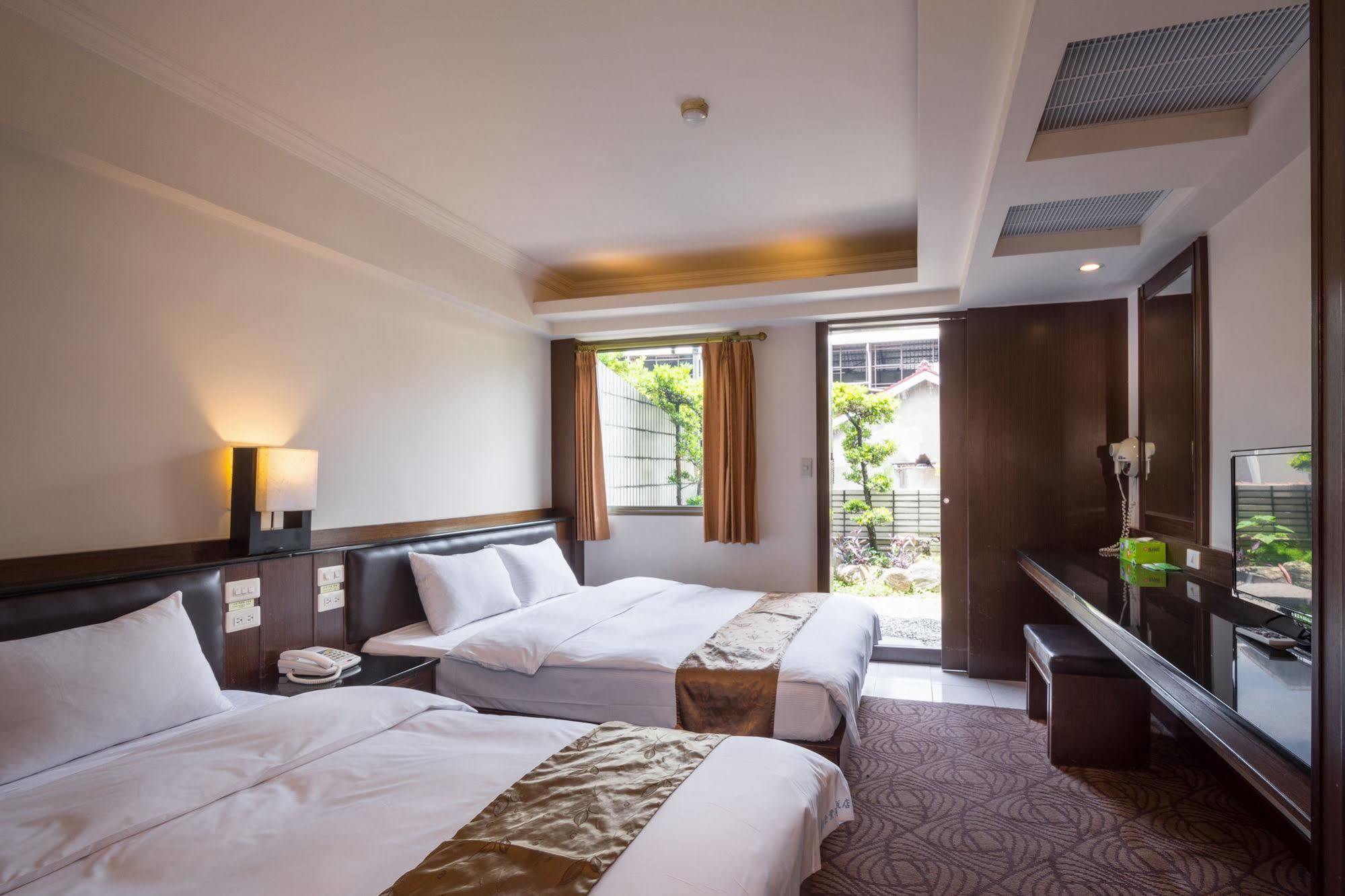 The Enterpriser Hotel Taichung Extérieur photo