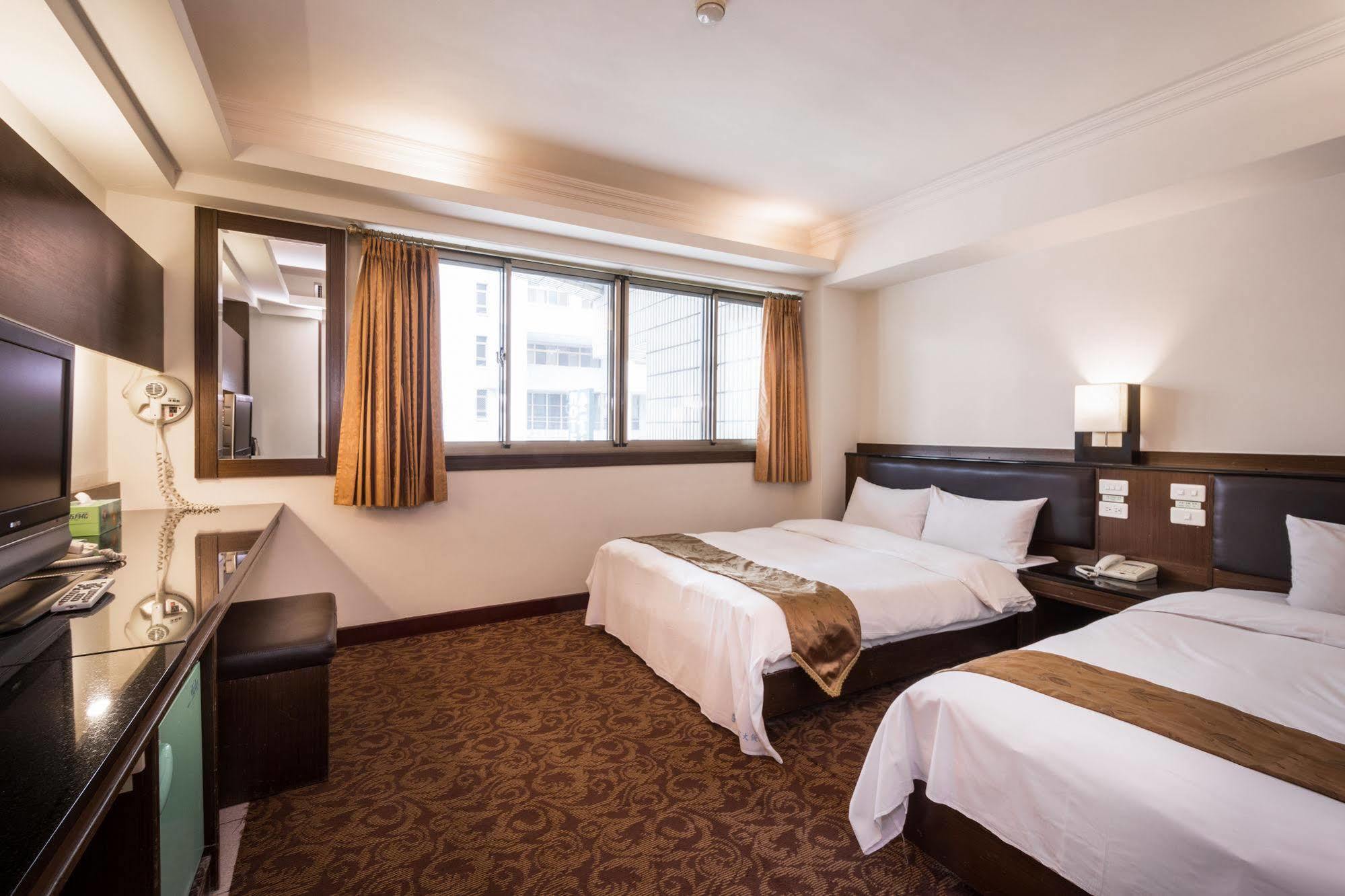 The Enterpriser Hotel Taichung Extérieur photo