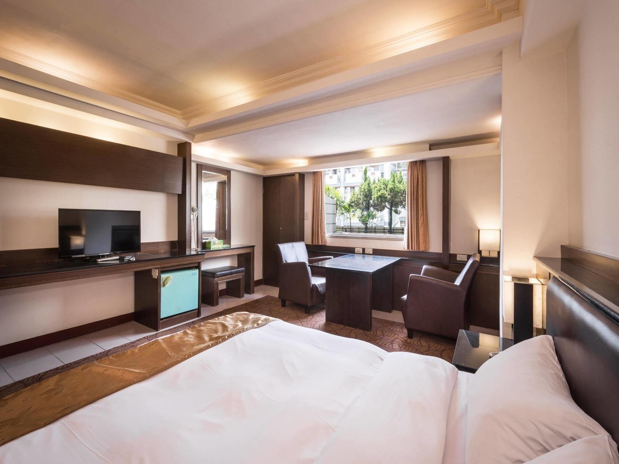 The Enterpriser Hotel Taichung Extérieur photo