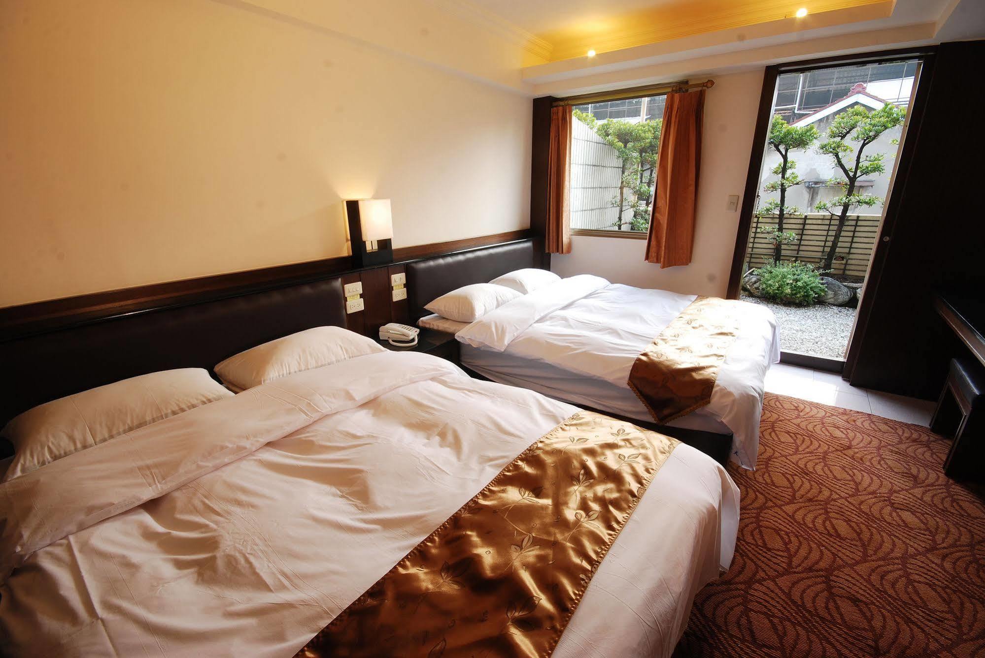 The Enterpriser Hotel Taichung Extérieur photo