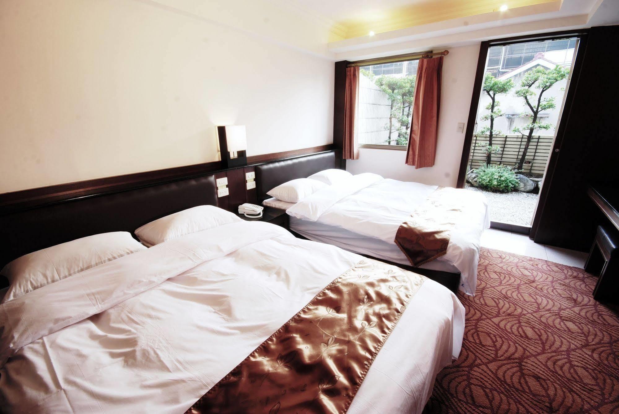 The Enterpriser Hotel Taichung Extérieur photo