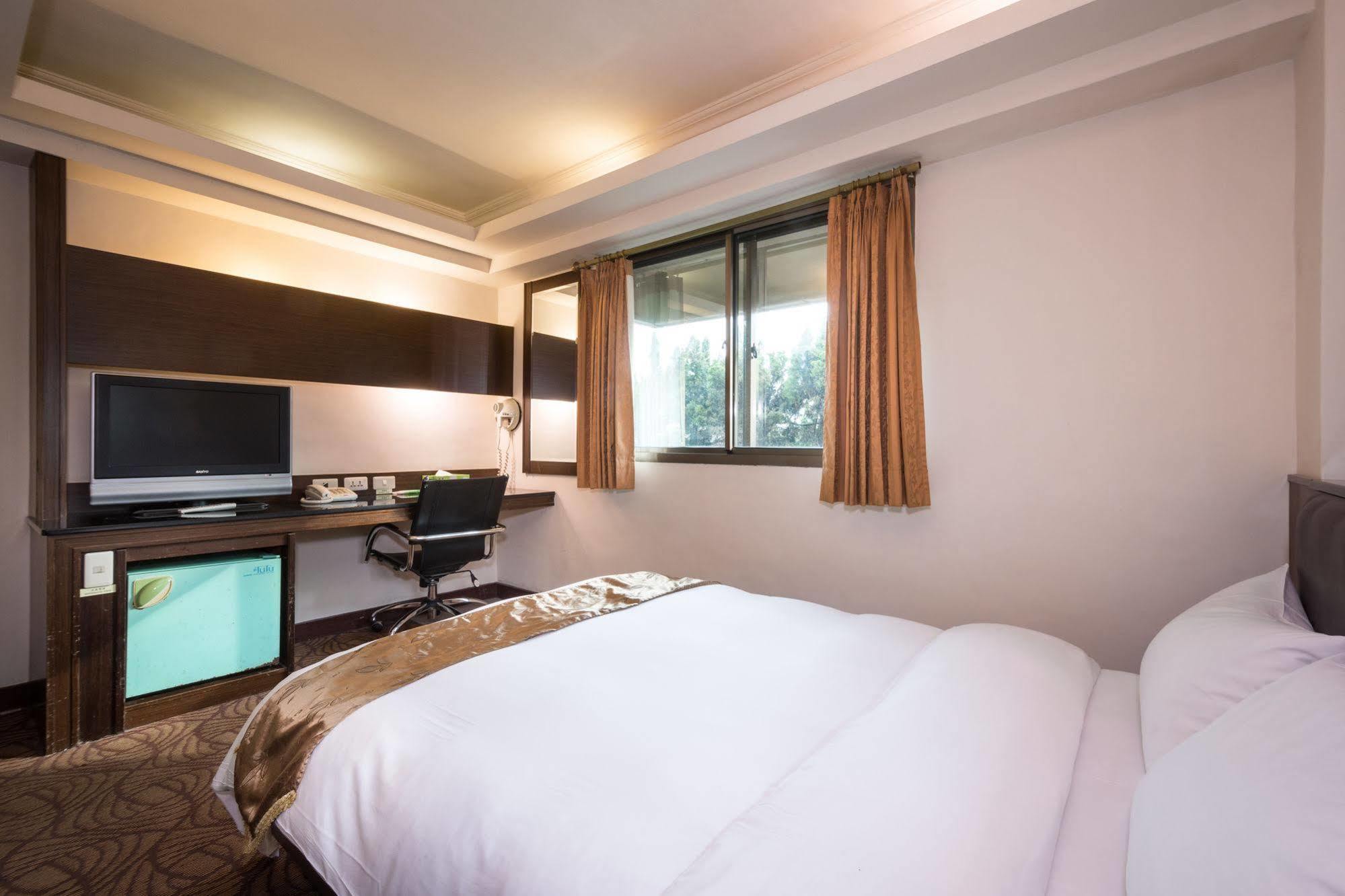 The Enterpriser Hotel Taichung Extérieur photo
