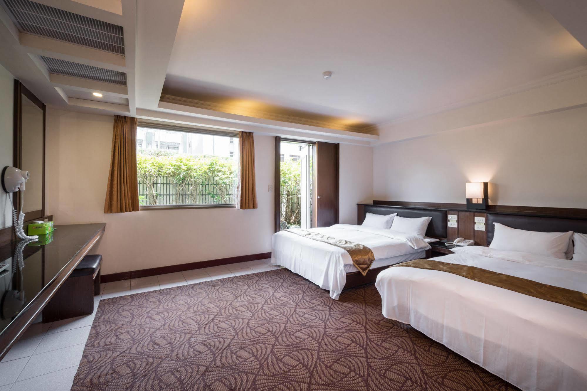 The Enterpriser Hotel Taichung Extérieur photo